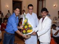 2014 Dr. Prashant Konduskar and Shreyas Talpade welcomes Hon. Revenue Minister